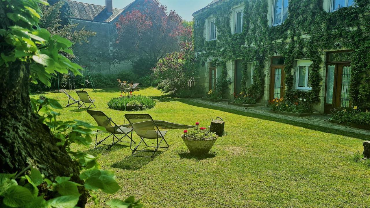 Le Beaugency Hotel Exterior photo