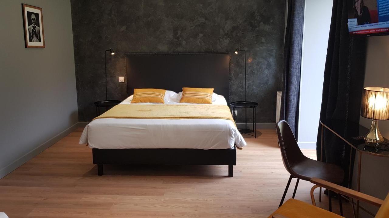 Le Beaugency Hotel Exterior photo